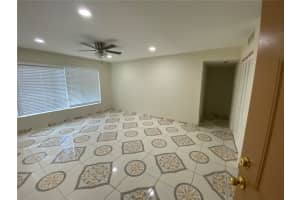2607 Nw 39th Ter 204, Lauderdale Lakes