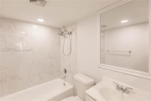 4152 Inverrary Dr 103, Lauderhill