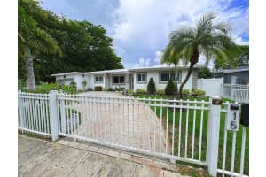 15 Ne 134th St, North Miami