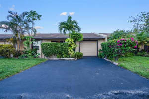 9530 W Daffodil Ln, Miramar