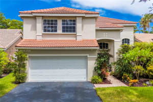 1204 Bayview Cir, Weston