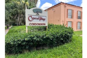 7160 Fairway Dr J18, Miami Lakes