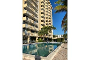 2350 Ne 135th St 1211, North Miami