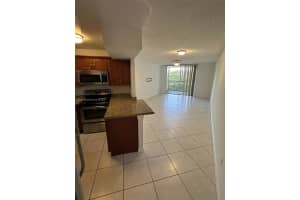 8363 Lake Dr 301, Doral
