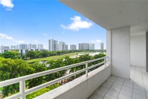 20225 Ne 34th Ct 819, Aventura