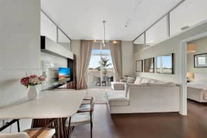 2100 Van Buren St 421, Hollywood