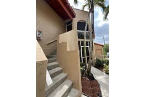 8621 Sw 5th St 201, Pembroke Pines