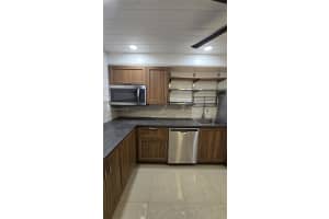 1000 Parkview Dr 218, Hallandale Beach
