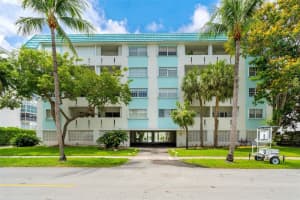 300 Galen Dr 204, Key Biscayne