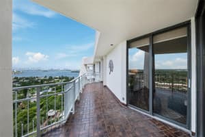 1000 Quayside Ter Ts-11, Miami 1000 Quayside Ter Ts-11, Miami