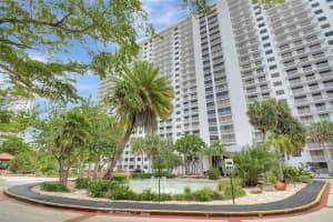 210 174th St 1617, Sunny Isles Beach