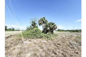 834 Jaguar Blvd, Lehigh Acres