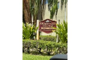 185 Lakeview Dr 101, Weston