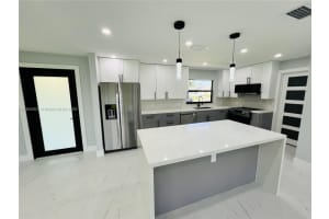 235 Se 44th St, Cape Coral