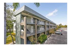 250 Layne Blvd 214, Hallandale Beach