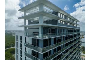 16385 Biscayne Blvd 4, North Miami Beach