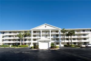 1717 Whitehall Dr 201, Davie