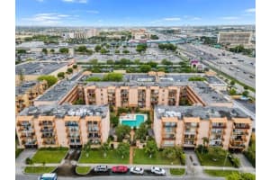 1950 W 54th St 317, Hialeah