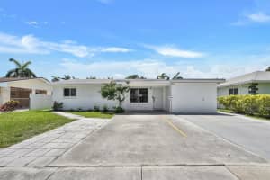 814 Ne 4th St 814, Hallandale Beach