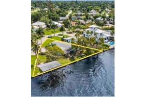 4567 E Riverside Dr, Fort Myers