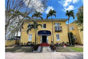 124 Mendoza Ave 11, Coral Gables