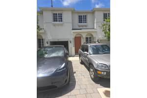 1141 Nw 208th Ter, Miami Gardens