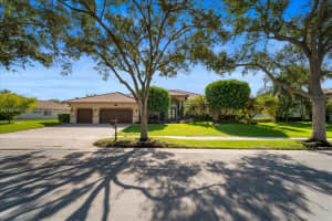 125 Dockside Cir, Weston