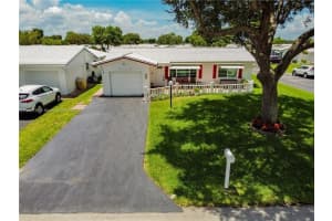 8552 N Campanelli Blvd, Plantation