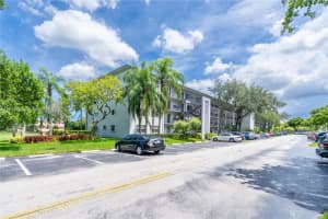 101 Sw 132nd Way 105j, Pembroke Pines