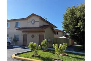 17354 Nw 74th Ave 201, Hialeah