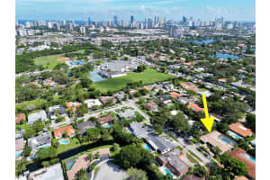 2210 Ne 204th St, Miami