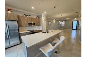 7905 Nw 104th Ave 23, Doral