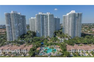 21150 Point Pl 406, Aventura