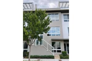 6650 Nw 104th Path, Doral