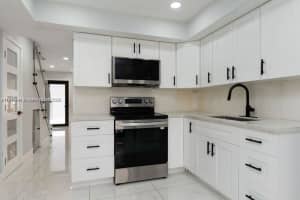 5431 W 22nd Ct 107, Hialeah