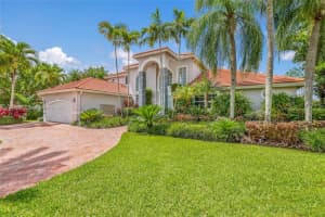 3272 Muirfield, Weston