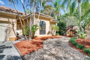 11675 Berry Dr, Cooper City