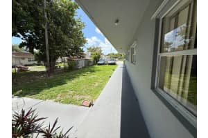 2633 Pierce St 105, Hollywood