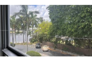 1881 Middle River Dr 304, Fort Lauderdale