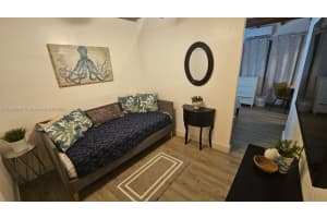 1836 Roosevelt St 2, Hollywood