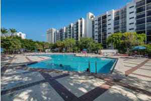 16909 N Bay Rd 305, Sunny Isles Beach