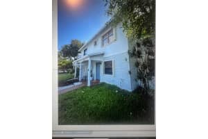 721 Nw 105th Terrace 721, Pembroke Pines