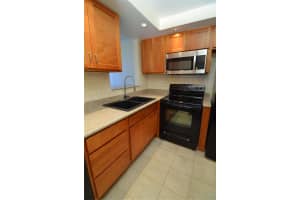 2935 Ne 163rd St 5u, North Miami Beach