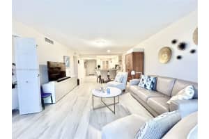 3800 Oaks Clubhouse Dr 311, Pompano Beach