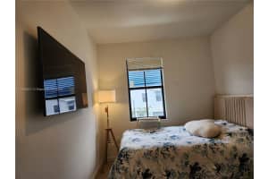 880 Nw 3rd Way 880, Pompano Beach