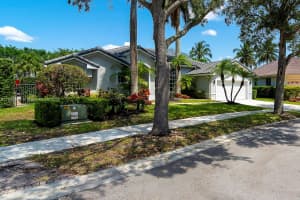 218 Egret Court, Weston