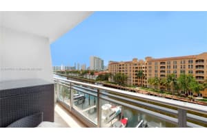 2950 Ne 188th St 423, Aventura