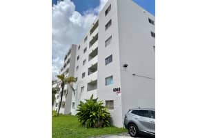 6060 W 21st Ct 401, Hialeah