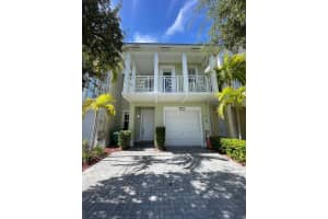 10717 Nw 75th Ter, Doral