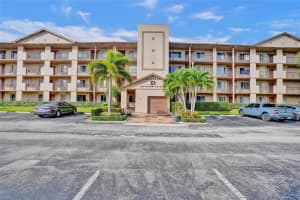 13700 Sw 14th St 410d, Pembroke Pines